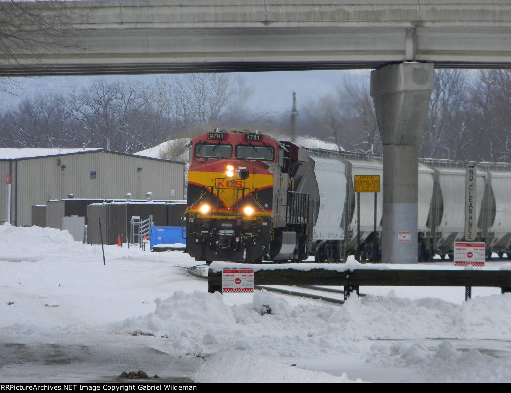 KCS 4701 Head On